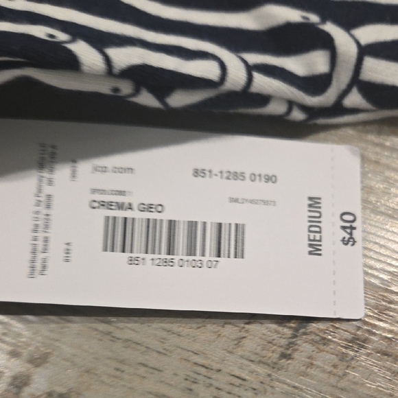 Liz Claiborne Black and White Patterned Top - Picture 4 of 4